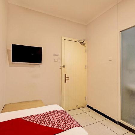 Sky Guesthouse Semarang Zewnętrze zdjęcie