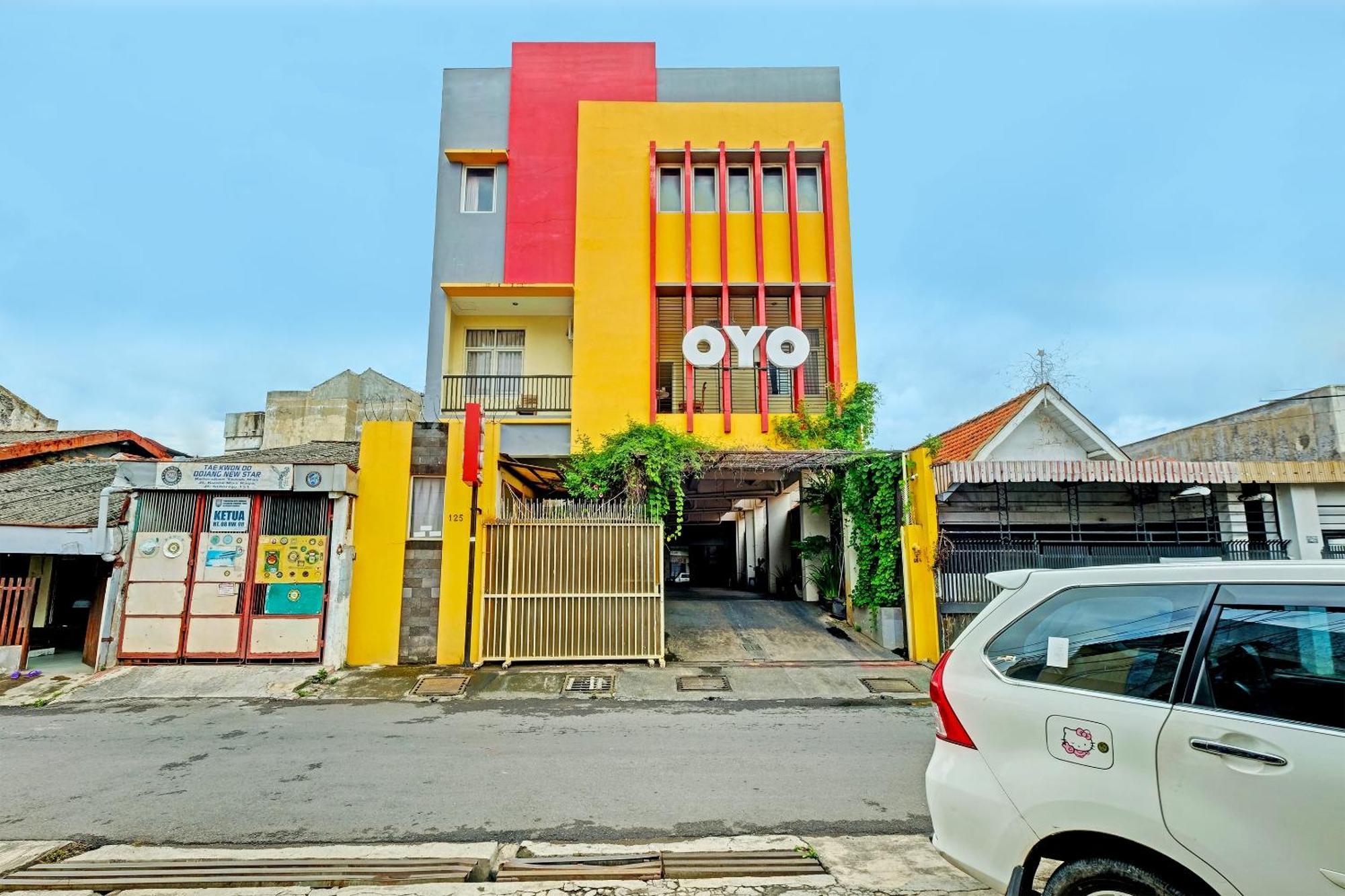 Sky Guesthouse Semarang Zewnętrze zdjęcie