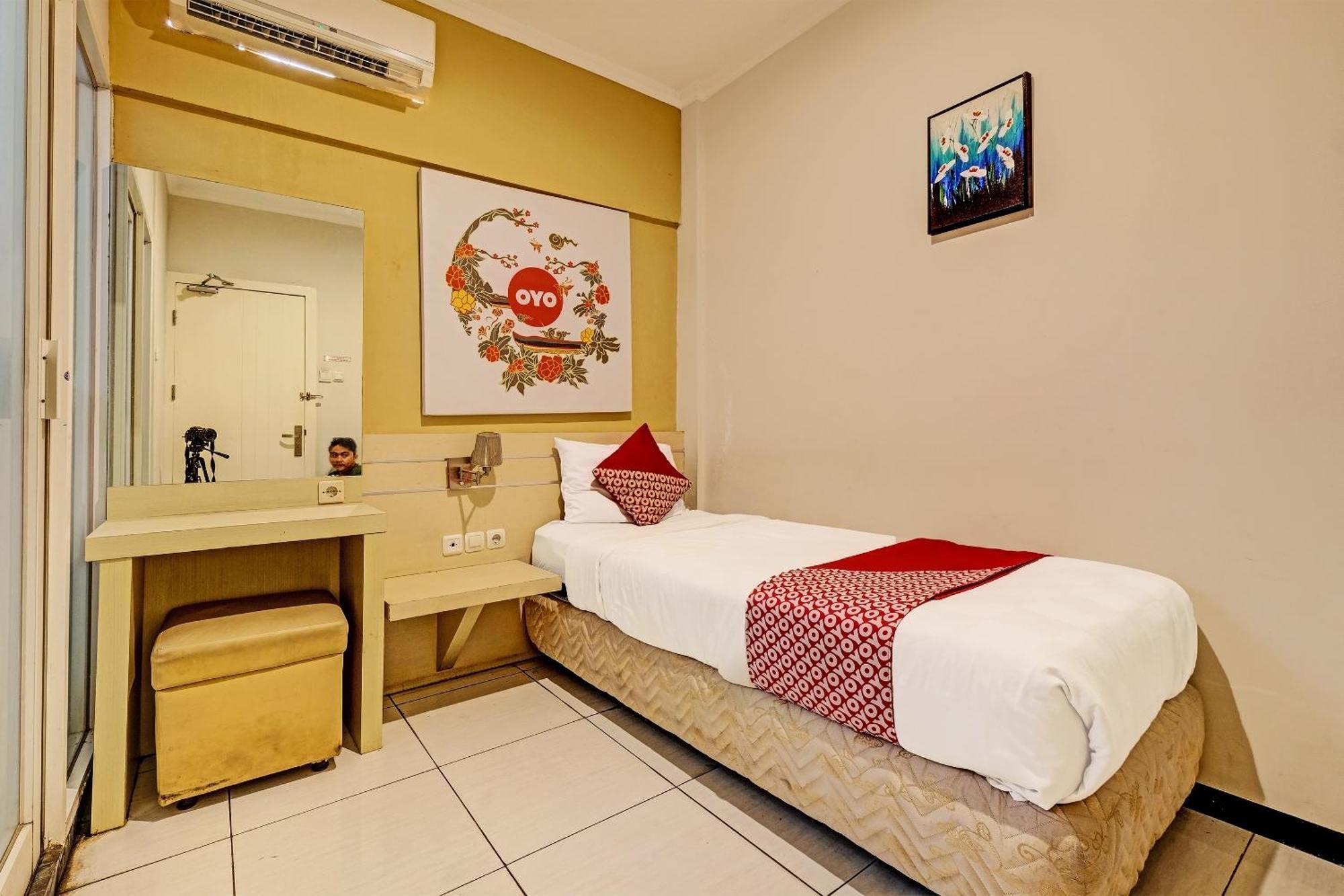 Sky Guesthouse Semarang Zewnętrze zdjęcie