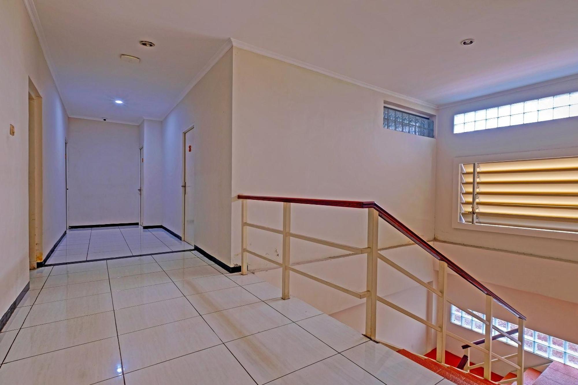 Sky Guesthouse Semarang Zewnętrze zdjęcie