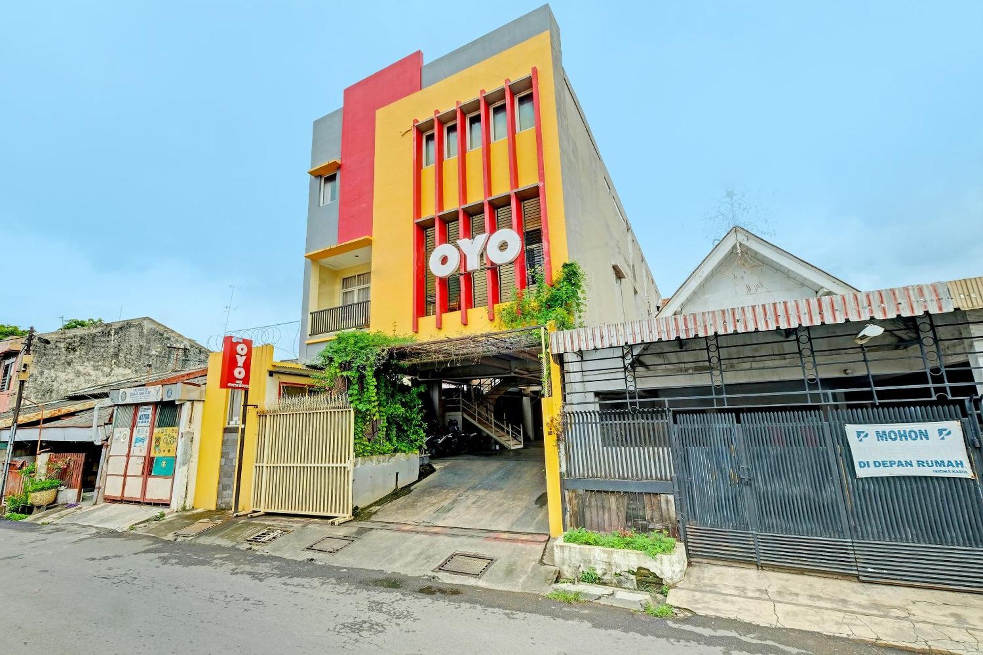 Sky Guesthouse Semarang Zewnętrze zdjęcie