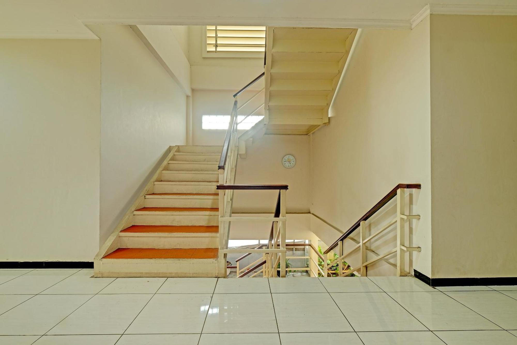 Sky Guesthouse Semarang Zewnętrze zdjęcie
