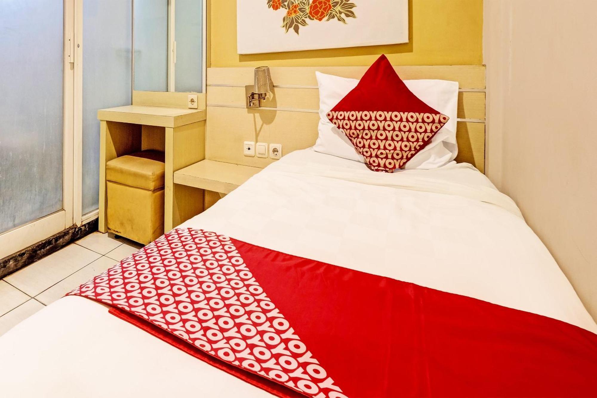 Sky Guesthouse Semarang Zewnętrze zdjęcie